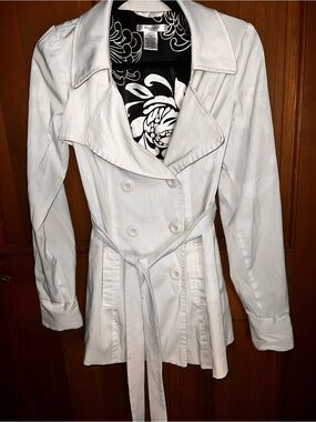 Vertigo Paris White Double-Breasted Trench Coat with Tie Belt